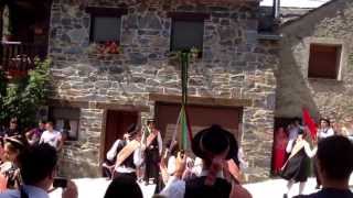 preview picture of video 'Baile tradicional Guimara -El Bierzo-(León)'