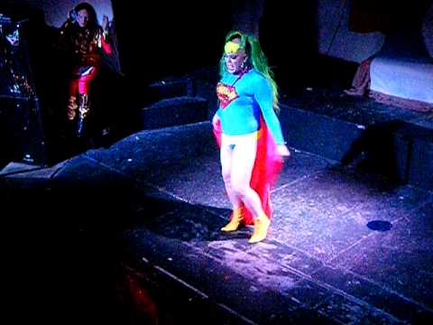 Mikaella Pitt No Especial " Allanah Hell Movies " Na Boate CLOSE Dia 16-01-2011