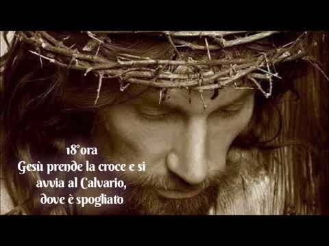 Le ore della Passione - 18°ora - Gesù prende la croce e si avvia al Calvario, dove è spogliato