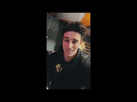 Alexander Eder spielt am 22 10 2022 im Lokschuppen Bebra