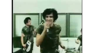 iNTeRnATioNAL NoiSE cOnSPYracY - cAPiTALism sToLe mY viRGiniTY