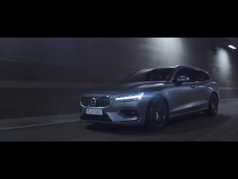 Auto Klub - NOVI ATRAKTIVNI VOLVO V60 krcat je tehnologijom i dolazi s dvije hibridne verzije! 