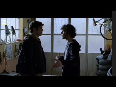 Manuel e Simone discutono del loro bacio, parte 2 (Un professore)