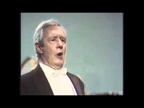 CESARE SIEPI sings "O Isis and Osiris"