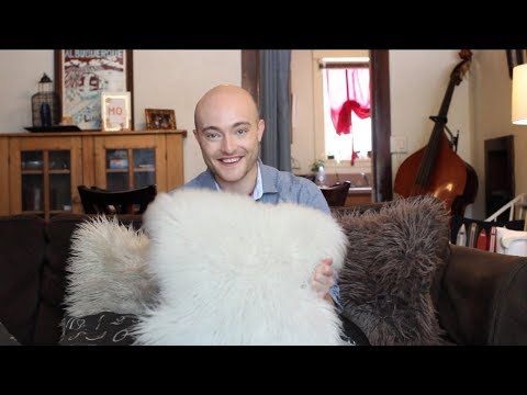 How to Make Your Fur Pillow Fluffy Again - YouTube