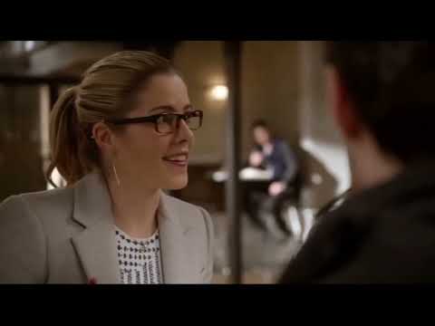 Olicity - The Flash - 1x18 Pt.2 - "I left Starling City to get away from the mood and brood"