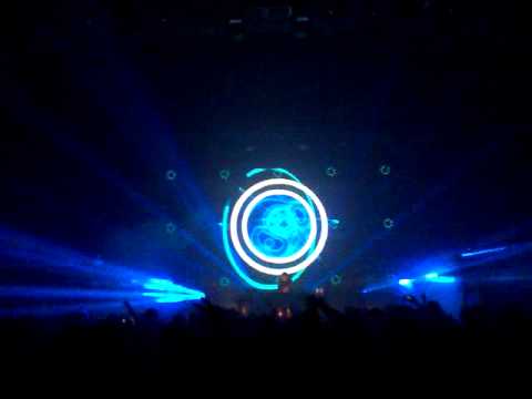Mat Zo @ Brixton Academy 2012 Deadmau5 vs DMad & Arty -- The Reward Is Happiness Mat Zo Mashup