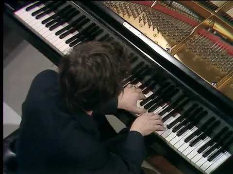 Vladimir Ashkenazy performs live at the BBC, THAT passage from Rachmaninoff 3rd