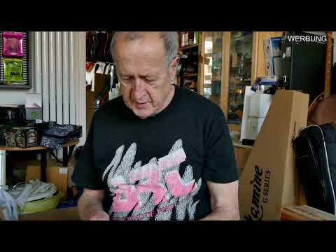 George zeigt den Saitenwechsel auf einer Yamaha Westerngitarre