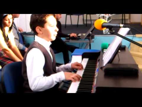 Ascultati cu totii cum va colimdam