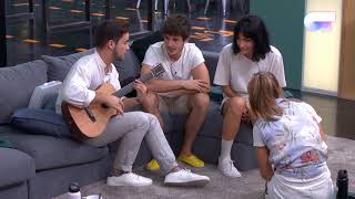 Cantan &#39;TODOS LOS DÍAS SALE EL SOL&#39; de BONGO BOTRAKO | OT 2018