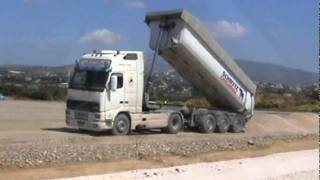 preview picture of video 'VOLVO FH12 Tractor Tipper.'
