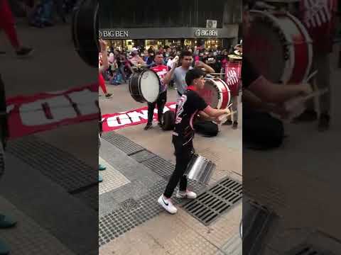 "La Famosa Banda del Camión tocando en la Peatonal en un evento solidario" Barra: La Banda del Camion • Club: San Martín de Tucumán