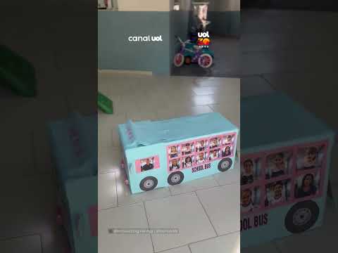 Dia da Mochila Maluca! Menina impressiona ao levar “”ônibus escolar”” nas costas”