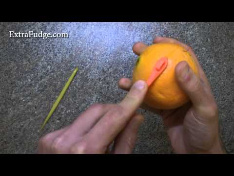 Tupperware Vs. Pampered Chef Orange/Citrus Peelers Comparison Review and Demonstration