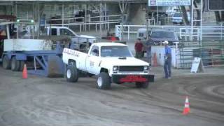 preview picture of video 'Ceres 07-11-09 4 x 4 6000# Super Stock Truck Pulls'