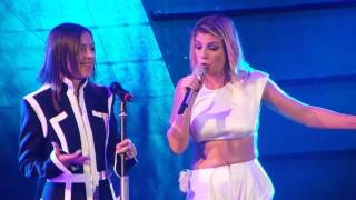 Emma e Loredana Errore ragazza occhi cielo.