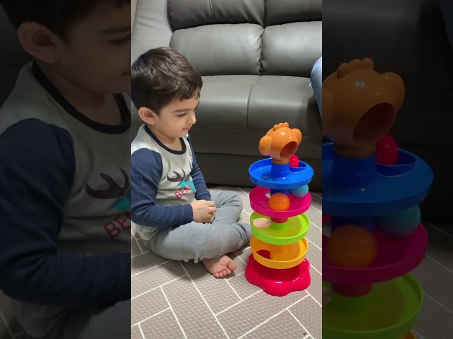 Vídeo relacionado con Kidoozie Ball Drop | Toddler Toy | Learning & Developmental Tower | Activity & Educational Preschool Toys & Games