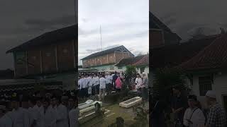 Download lagu Makam K.H Muhammad Munawwir Dongkelan Yogyakarta #krapyak#almunawwir mp3