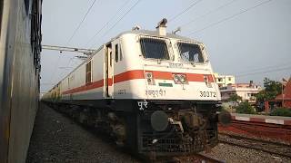 preview picture of video '12273 Howrah New Delhi Duronto Express'