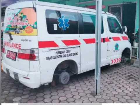 4 BAN MOBIL AMBULAN  PUSKESMAS CURUP,  KAB. REJANG LEBONG DI GONDOL MALING