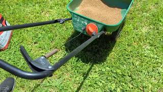 Scotts Turf Builder EdgeGuard Mini Broadcast Spreader Demo