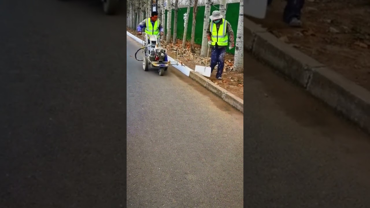 Shoulders painted white