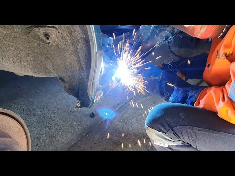 Building a WRX Rally Car in the shed - EP 2. Fitting sill stands