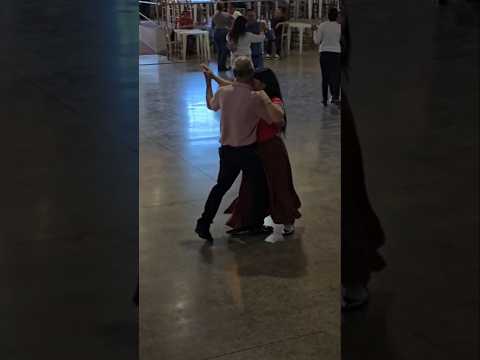 nos idosos de Rio Bonito do Iguaçu no Paraná.Brasil #shotrs #baile #dancarinos #dança