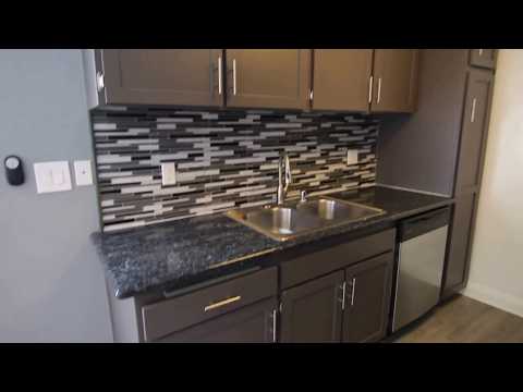 PL7525 - Beautiful 1 Bed + 1 Bath Overlooking Swimming Pool! (Los Angeles, CA)