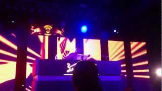 Flying Lotus Forecastle 2012 Intro LIVE See Thru To U (Ft. Erykah Badu)