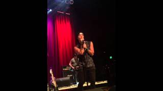 Don't Know Her Name - Live - Emblem3