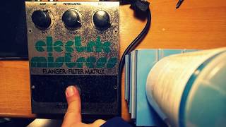 Video thumbnail for 1979 Electro Harmonix Electric Mistress - Vintage Pedal Demo by Simone Luca Ferrara