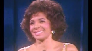 Shirley Bassey - GOLDFINGER / Nobody Does It Like Me (1982 TV Special)