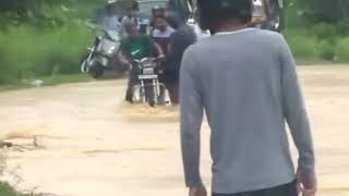 preview picture of video 'Crossing Rain Fed Rivulet at Teda Village, Ramnagar, Distt. Nainital'