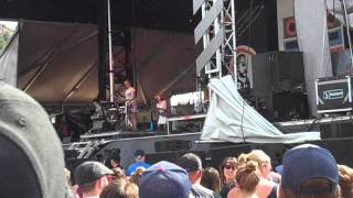 tUnE-yArDs - Rocking Chair and Sink-O - Salida Stopover - Aug  22, 2015