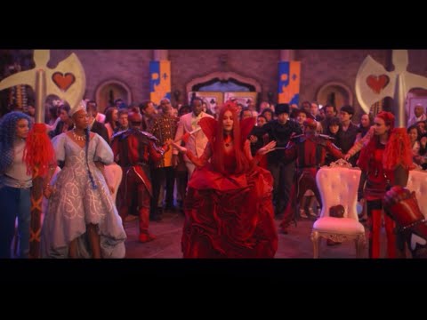 Descendants: The Rise of Red, The Queen of Hearts Coup