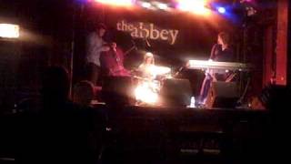 Dawn Xiana Moon Trio: Live at the Abbey Pub - Beautiful Flowers Under a Full Moon