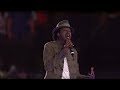 K'naan - Wavin' Flag (Live at WE Day 2010)