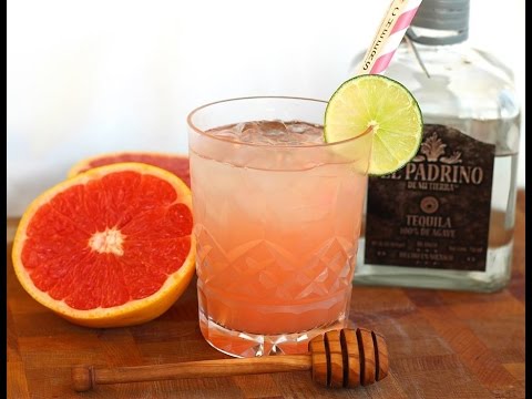 Cocktail Recipe: Ruby Red Grapefruit & Honey Paloma Cocktail by Everyday Gourmet with Blakely