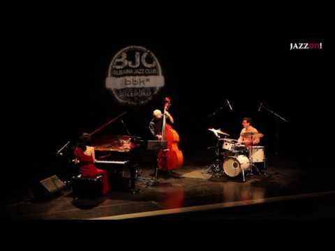 Bilbaina Jazz Club 2017 / V MES A MES / ERI YAMAMOTO trio