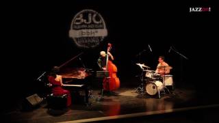 Bilbaina Jazz Club 2017 / V MES A MES / ERI YAMAMOTO trio