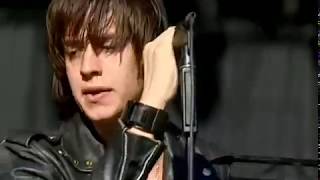 The Strokes - Heart In A Cage (T In The Park 2006) (5)