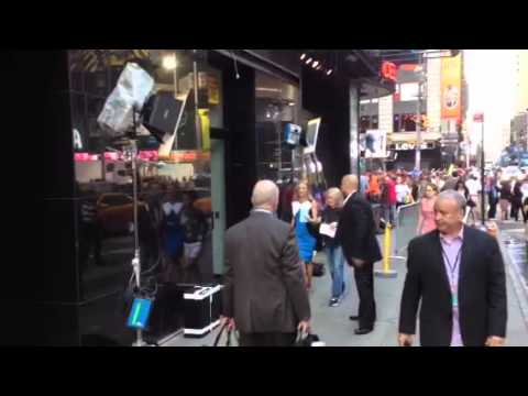 Spotting GMA Host Amy Robach entering ABC Studios in New York