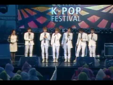 120421 BOYFRIEND's Minwoo aegyo @ GOYANG K-POP Festival