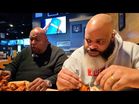 Trying the HOTTEST BLAZING Wings CHALLENGE at Buffalo Wild Wings! | feat @BadlandsChugs
