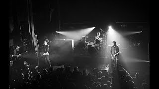 BLACK REBEL MOTORCYCLE CLUB - Let the day begin - Live + Lyrics