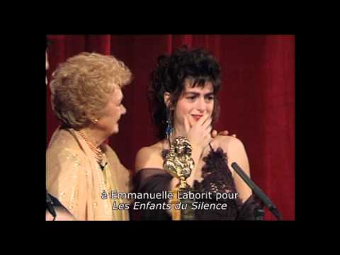 AVEC NOS YEUX . Emmanuelle Laborit et le combat des comédiens sourds d'IVT Bande Annonce. Juin 2013.