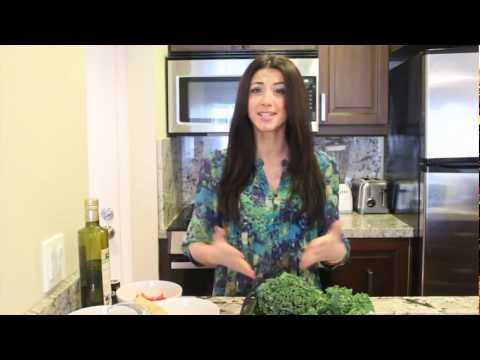 How to Make a Raw Kale Salad