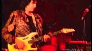 Steve Vai gets owned by harmonica player (John Popper)